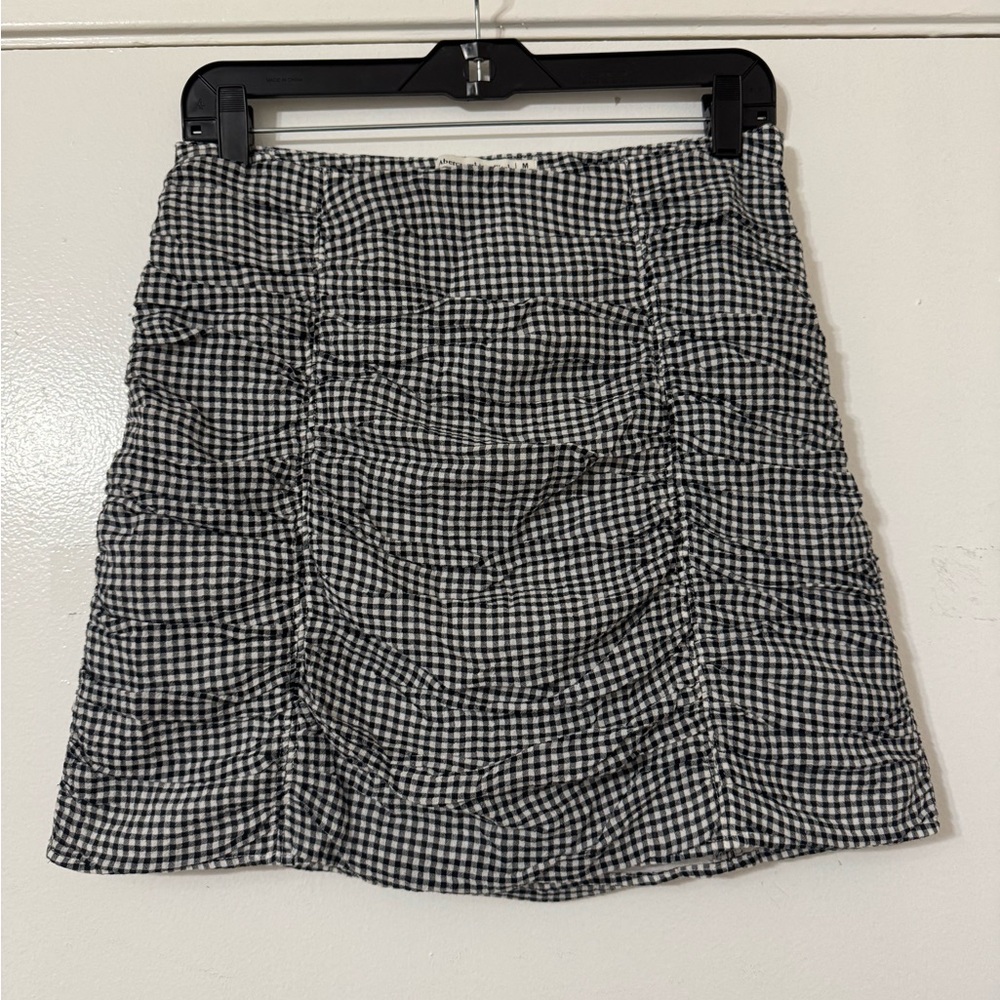Abercrombie & Fitch Black and White Ruched A-Line Mini Skirt